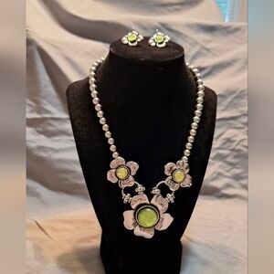 Elegant Silver and Green Floral Metal Jewelry Set